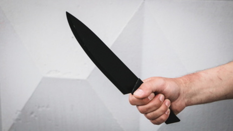 Студент из Екатеринбурга в Арамиле получил удар ножом из-за шума