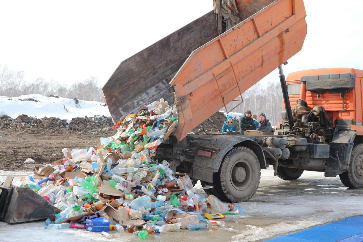 РЭО предложил конфисковывать мусоровозы за сброс отходов в неположенных местах