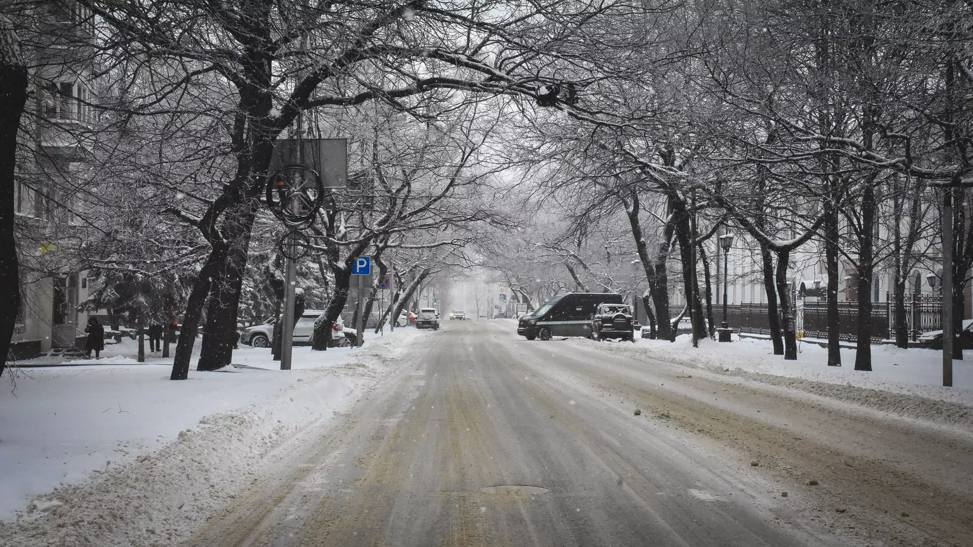 В Свердловской области предупредили дорожников о необходимости уборки снега