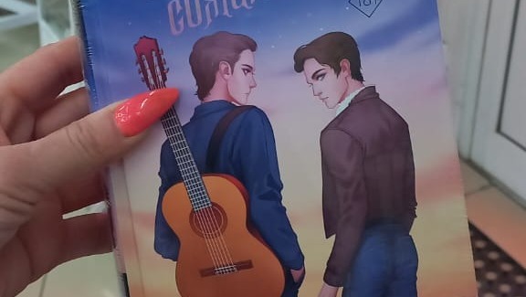 Книги о ЛГБТ-парах продаются в магазинах Нижнего Тагила