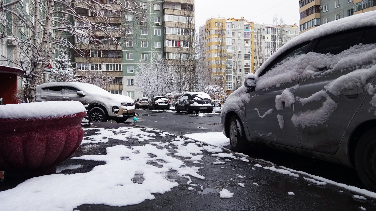 За слив бензина с припаркованных авто избил подростка неизвестный в Екатеринбурге