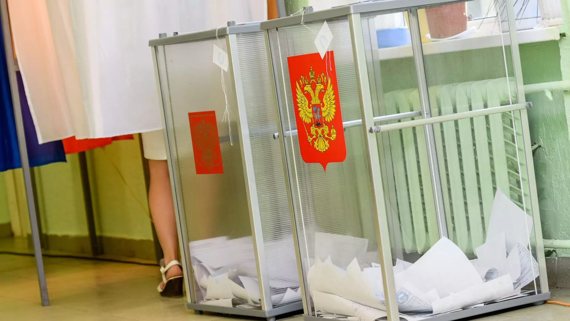 Наблюдатель обвинил директора школы в Екатеринбурге в принуждении голосовать
