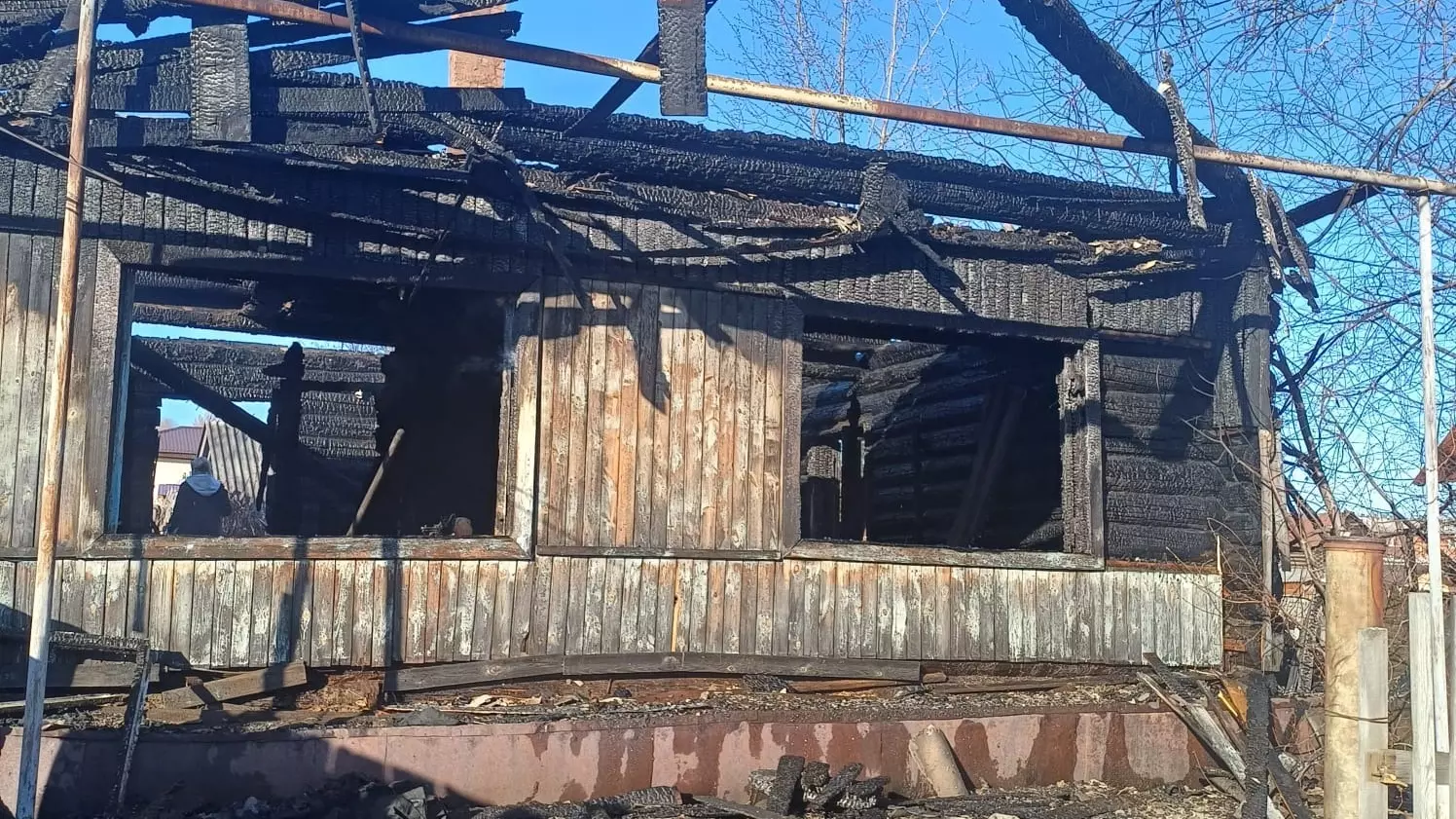 В селе Лая под Нижним Тагилом на пожаре погибли три человека
