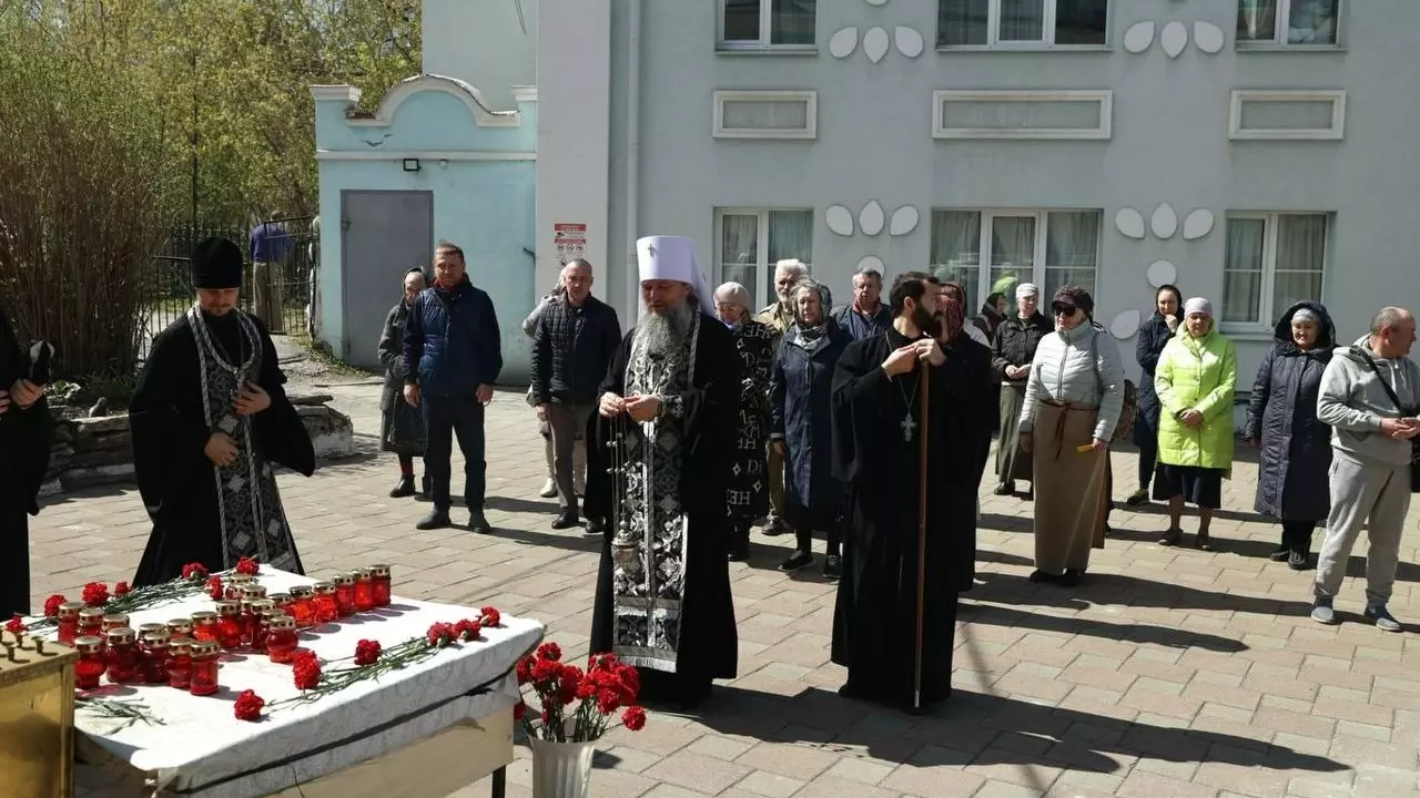 Панихида по погибшим в «Крокус сити холле» прошла в Екатеринбурге на 40-й день