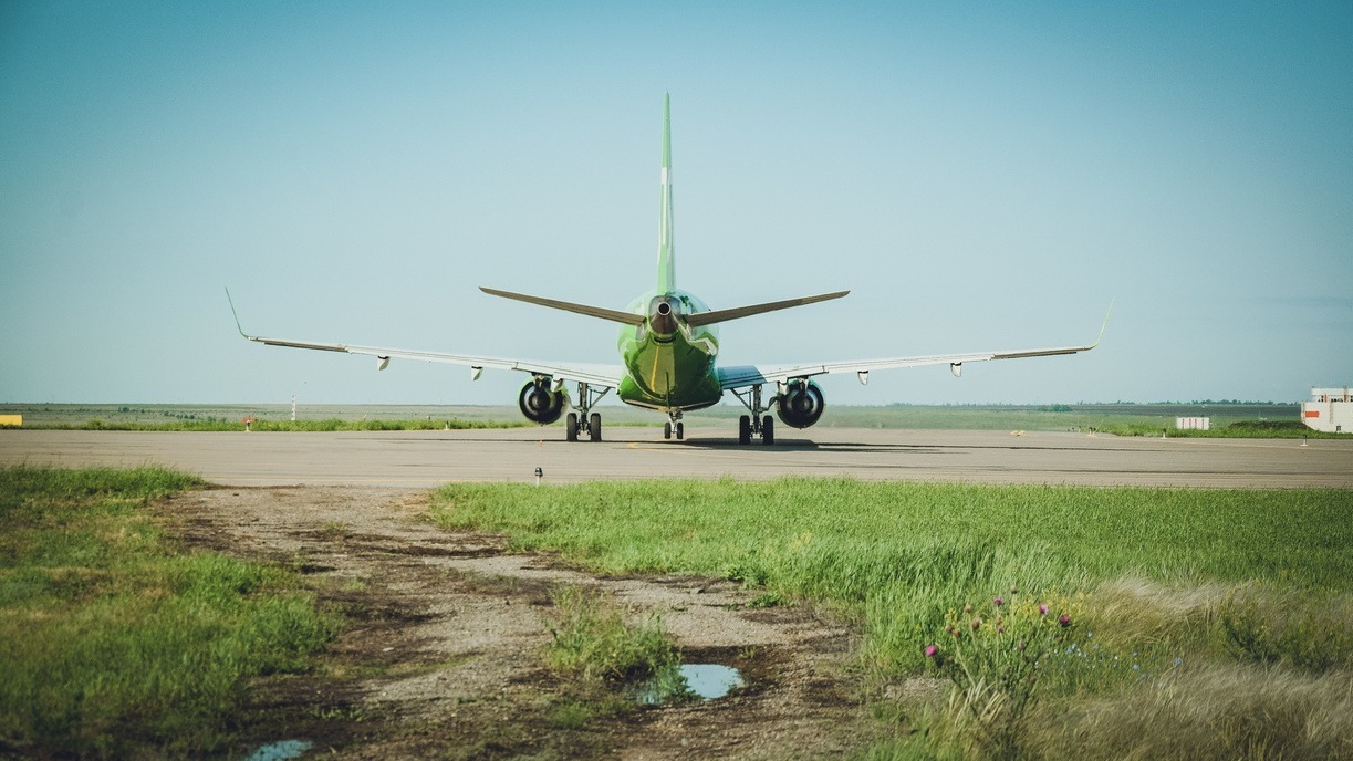 Самолет «Уральских авиалиний» совершил экстренную посадку в Екатеринбурге