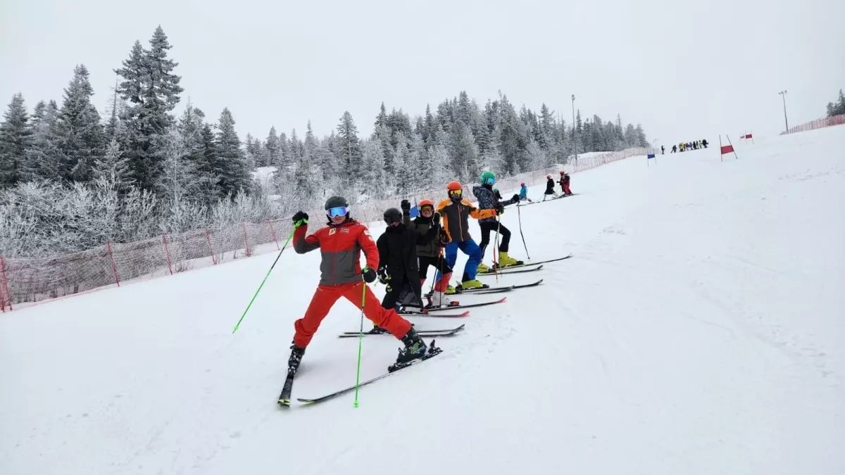 Восемь медалей завоевали на областных соревнованиях горнолыжники Нижнего Тагила