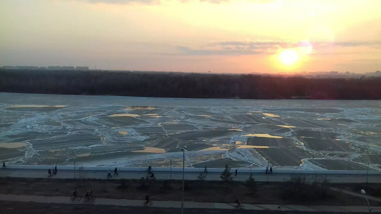 Саперы начали взрывать лед на водоемах в Челябинской области