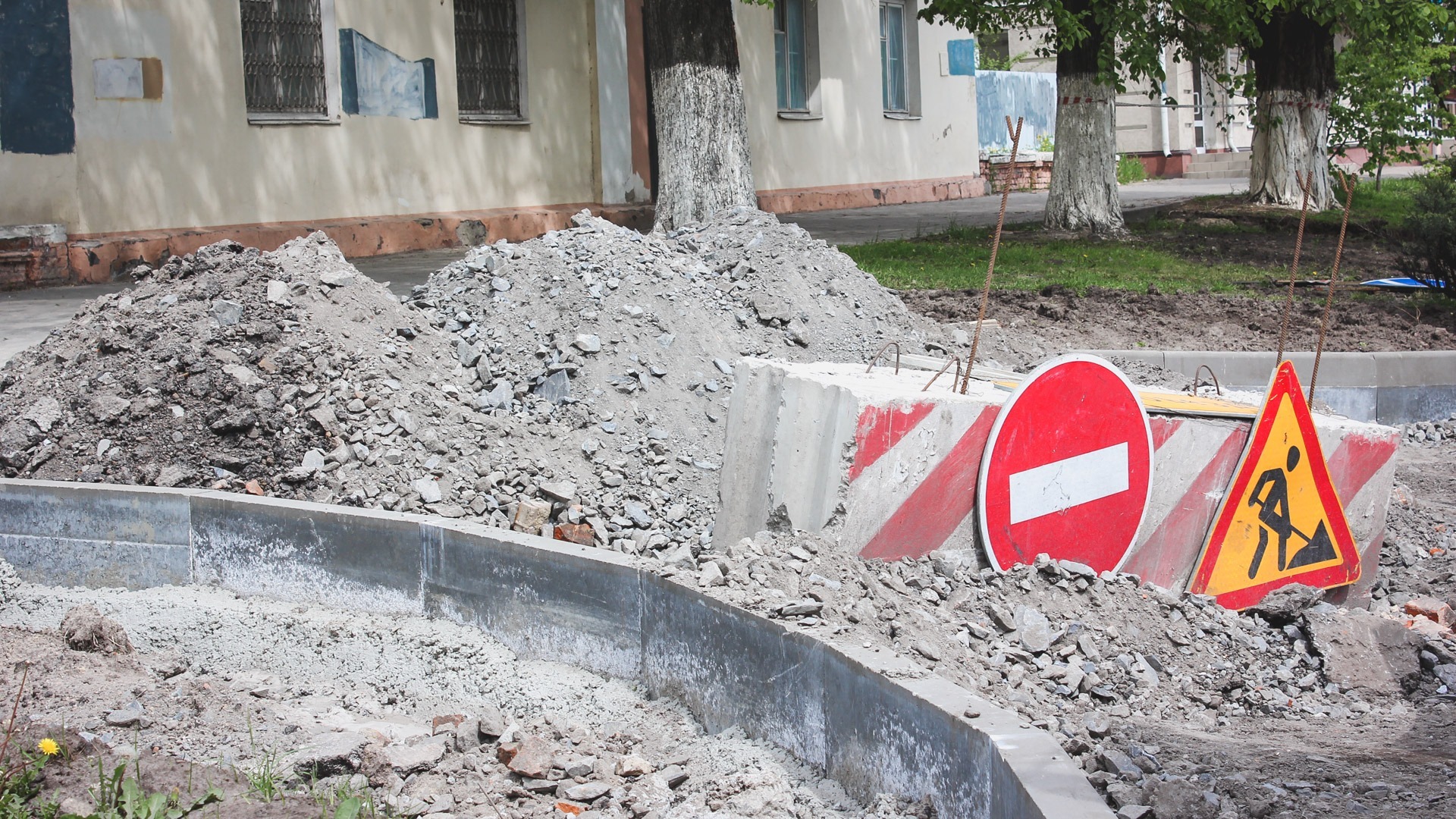 В Невьянске строители перекрыли жителям доступ к гаражам и садовым участкам