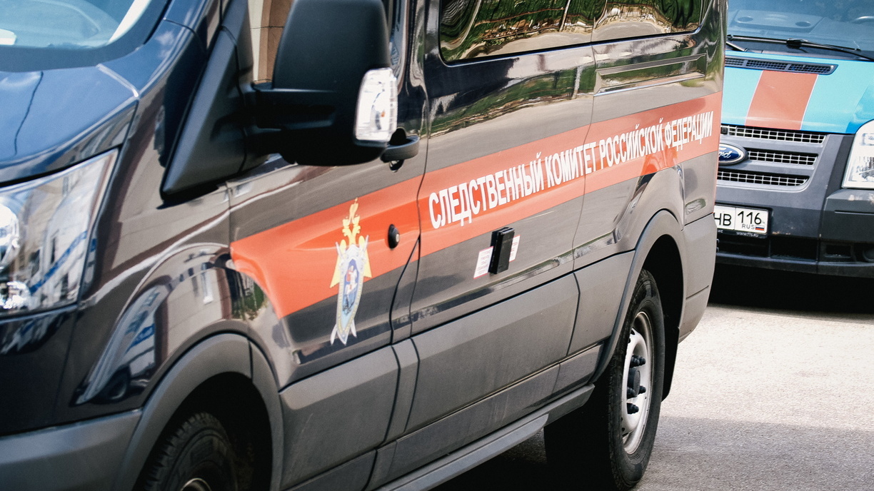 Названы причины смерти троих найденных в автомобиле мужчин в Екатеринбурге