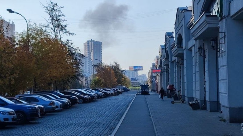 В Екатеринбурге загорелась обшивка градирни