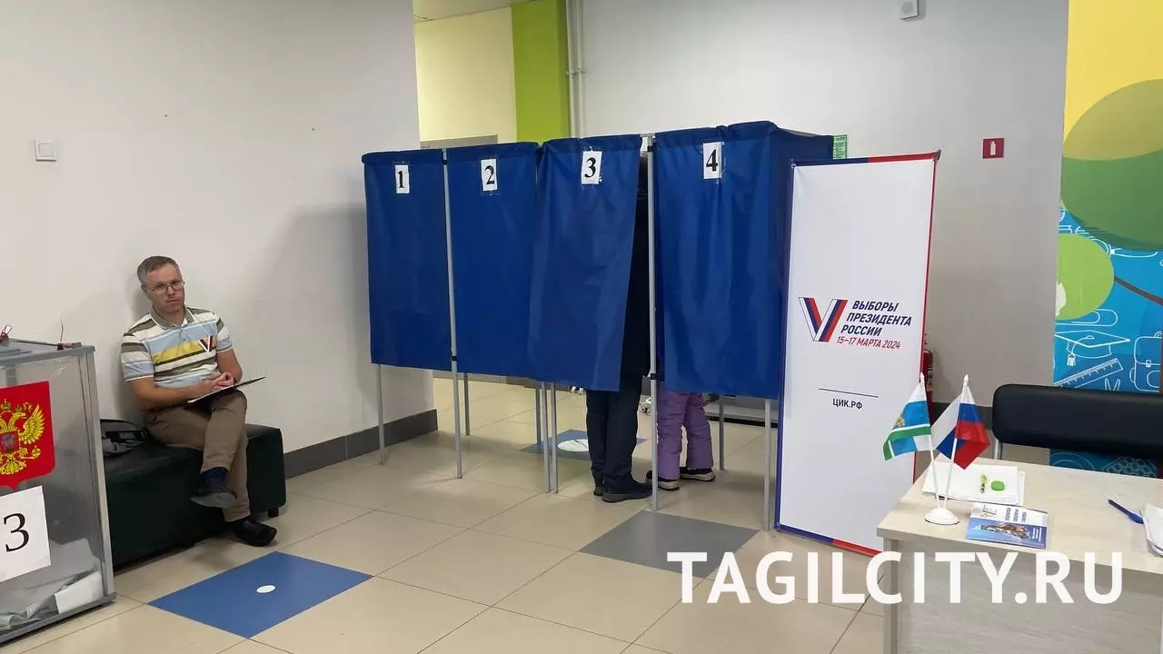 Избирательный участок в школе № 100