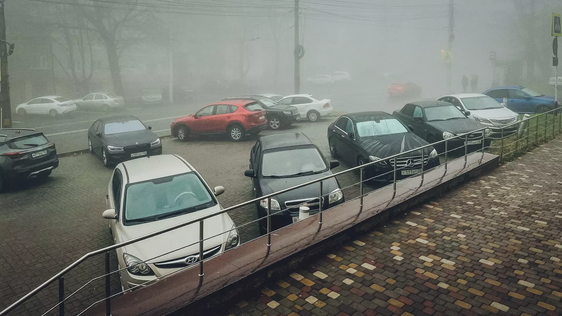 Автомобиль без водителя в Екатеринбурге устроил массовое ДТП