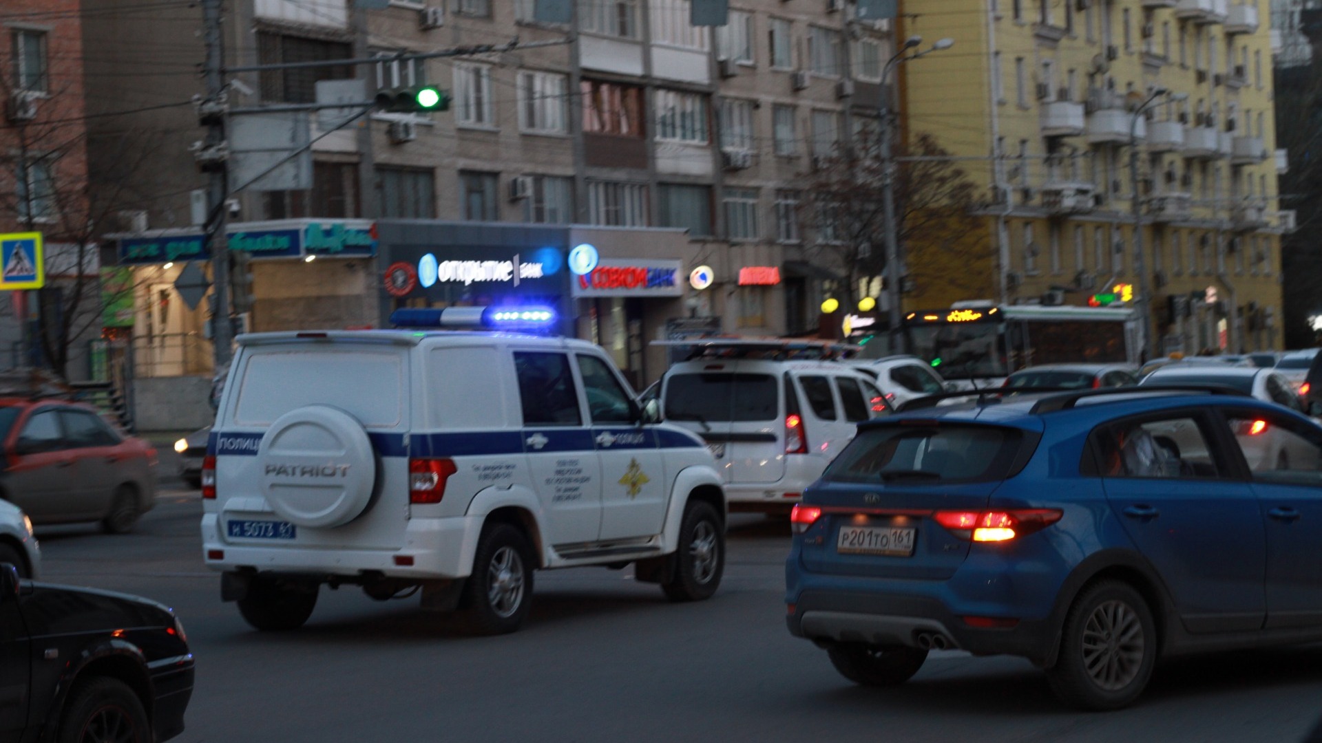 Сотрудники полиции устроили погоню за автомобилем в Екатеринбурге
