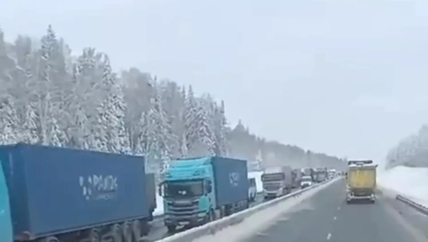 40-километровая пробка скопилась на трассе Пермь — Екатеринбург