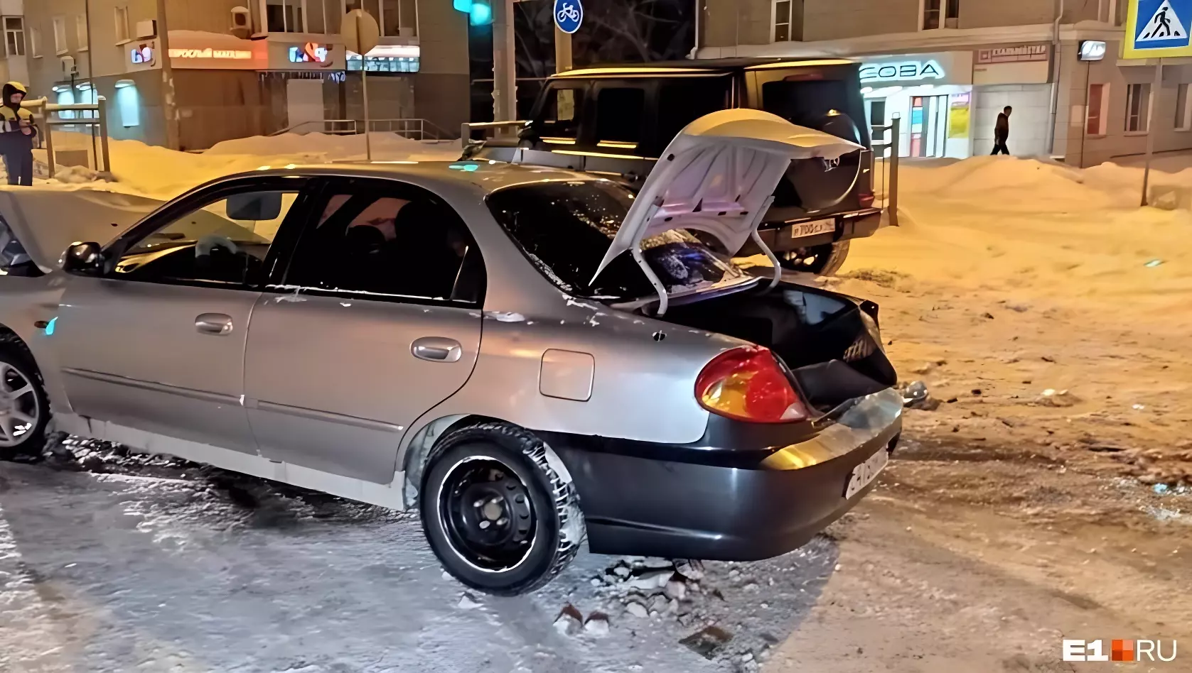 Водитель такси попал в ДТП в Екатеринбурге