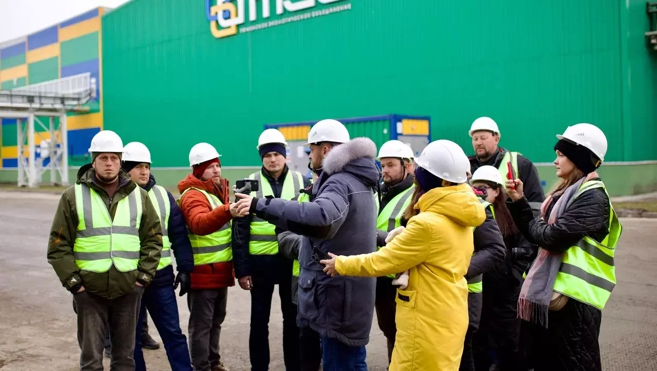 Депутаты и общественники Сысерти побывали на мусоросортировочном заводе в Тюмени