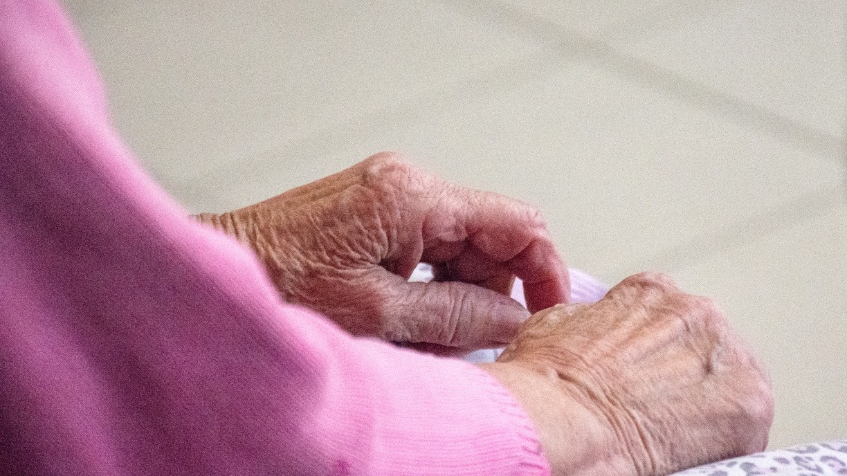 Иномарка сбила 86-летнюю бабушку под Нижним Тагилом