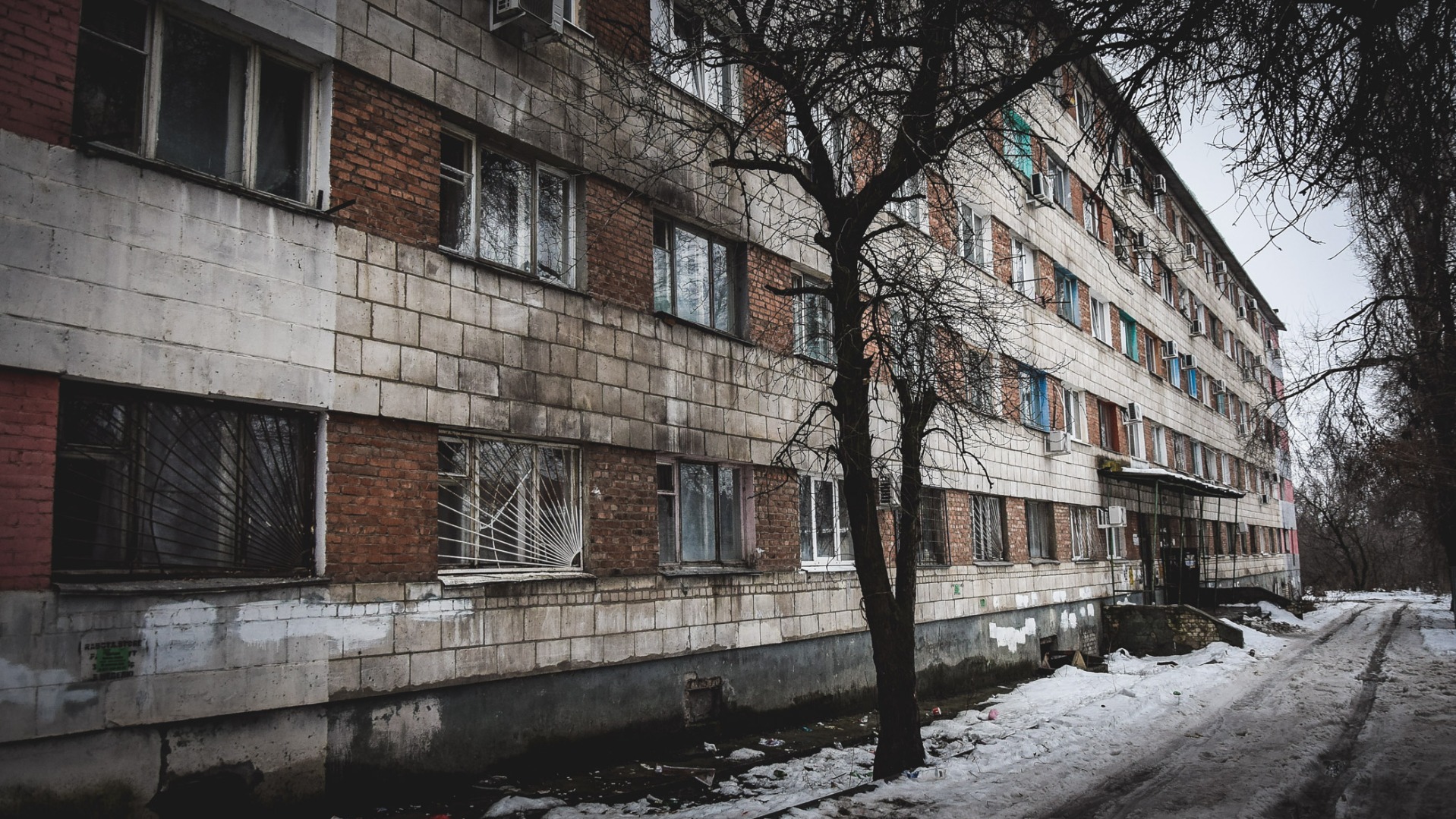 Чиновники не предоставили соцжилье жительнице аварийного дома в Свердловской области