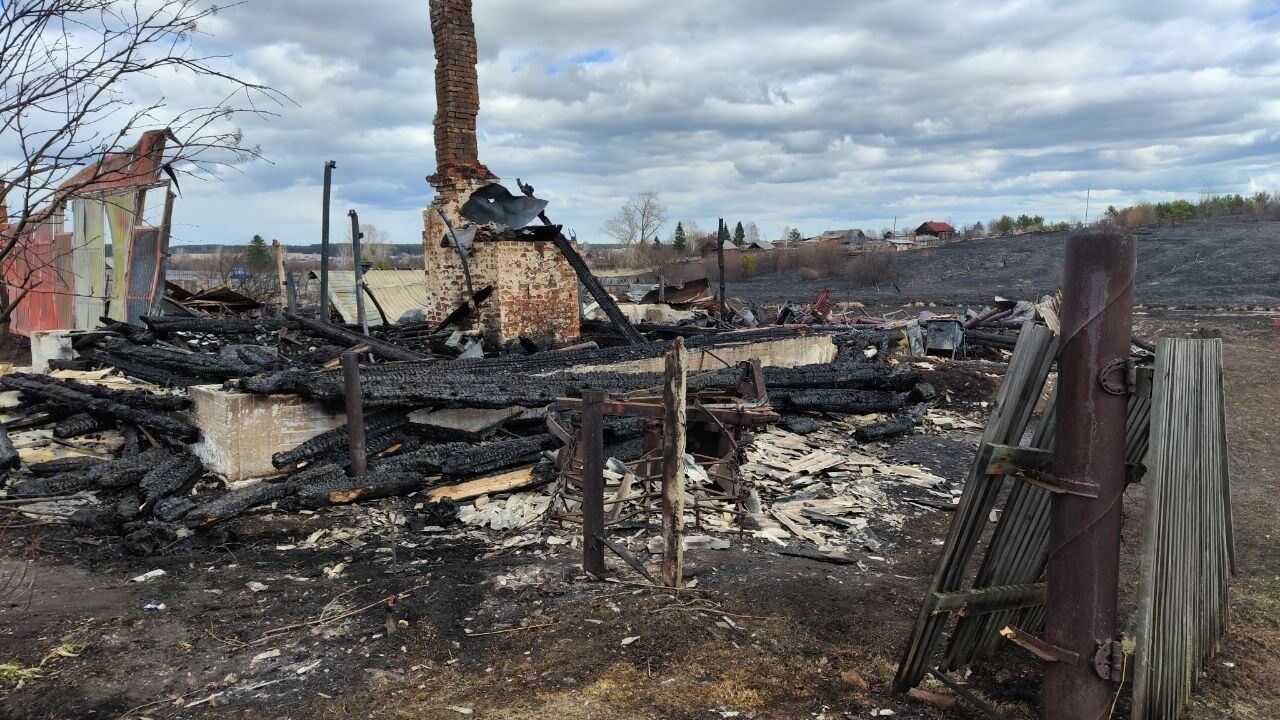 Пожар в селе Бызово под Нижним Тагилом