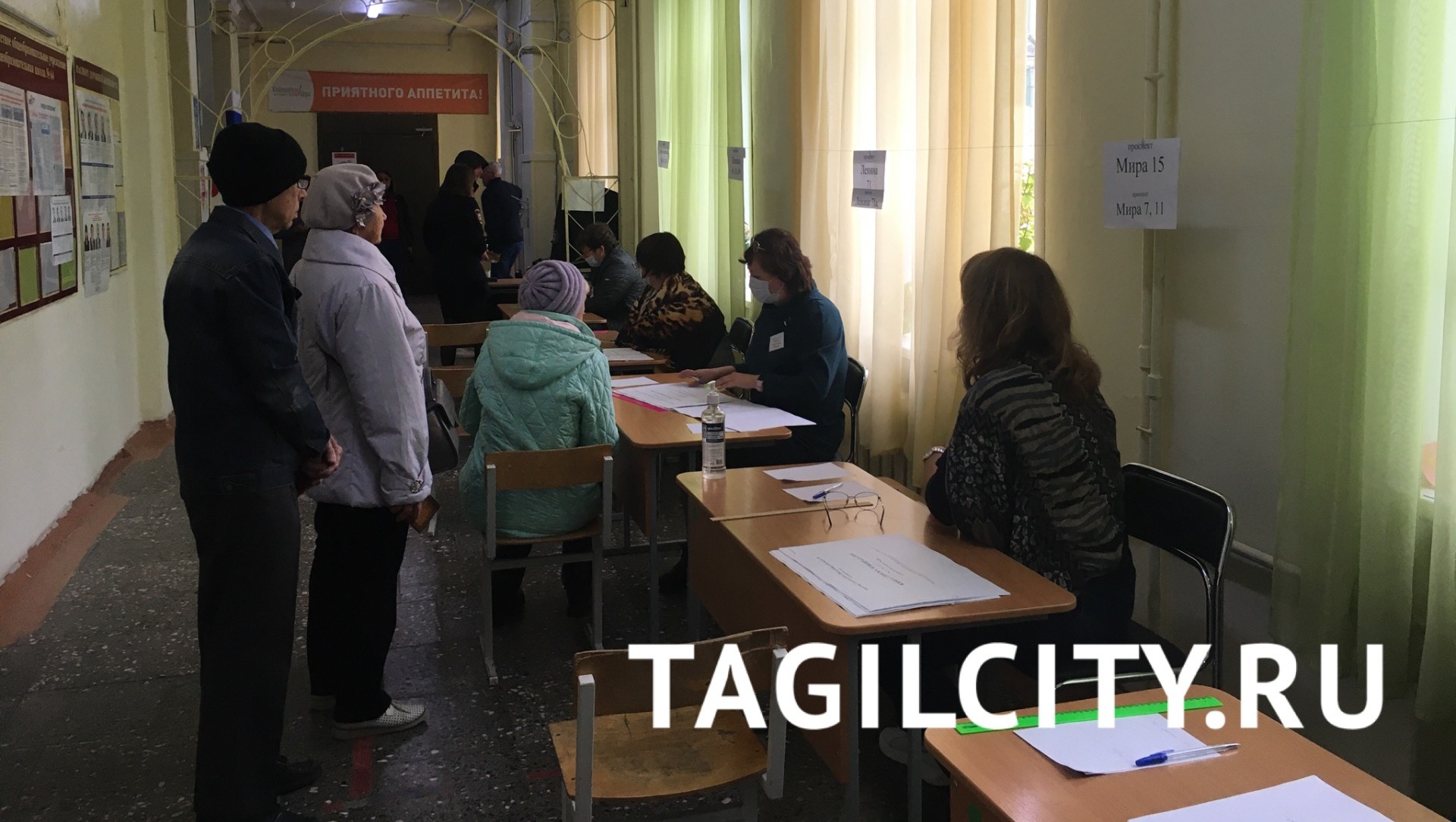 На избирательных участках Нижнего Тагила все члены комиссии работают в масках