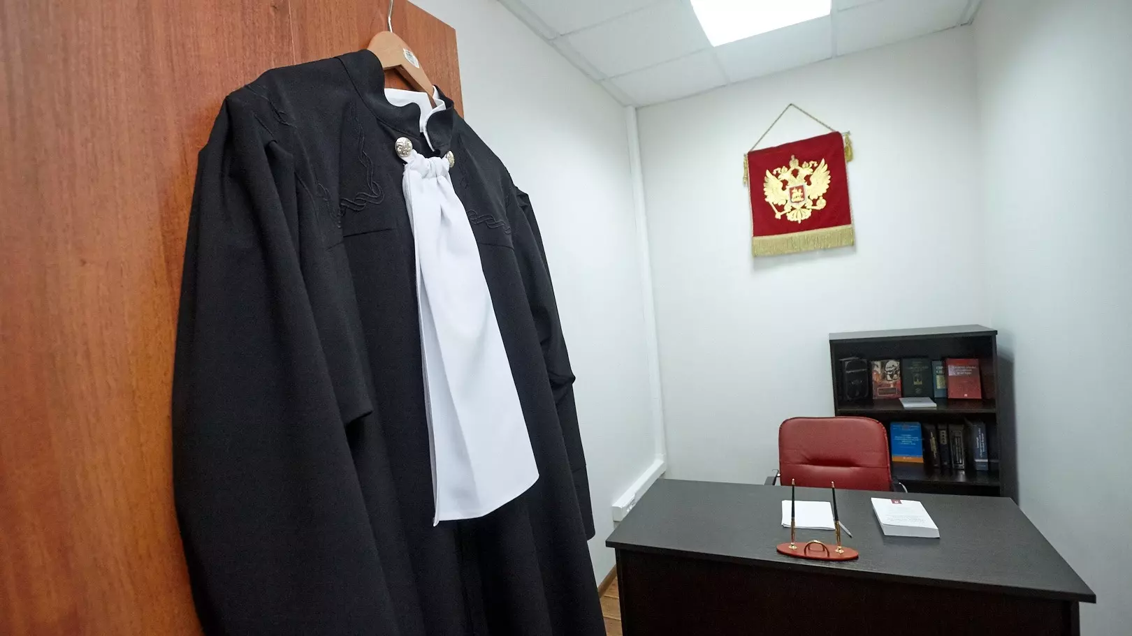 Судья Арбитражного суда Свердловской области перевела мошенникам два миллиона рублей