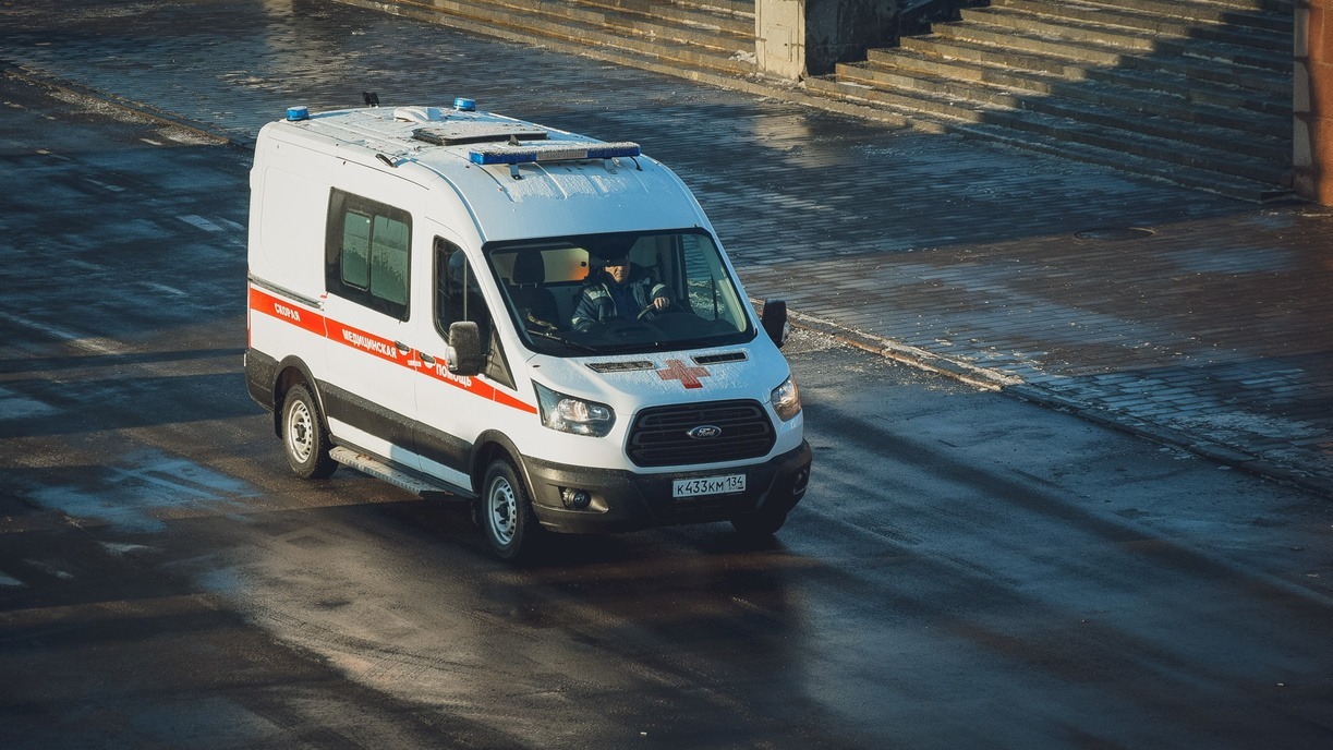 Свердловские больницы получат 25 новых машин скорой помощи