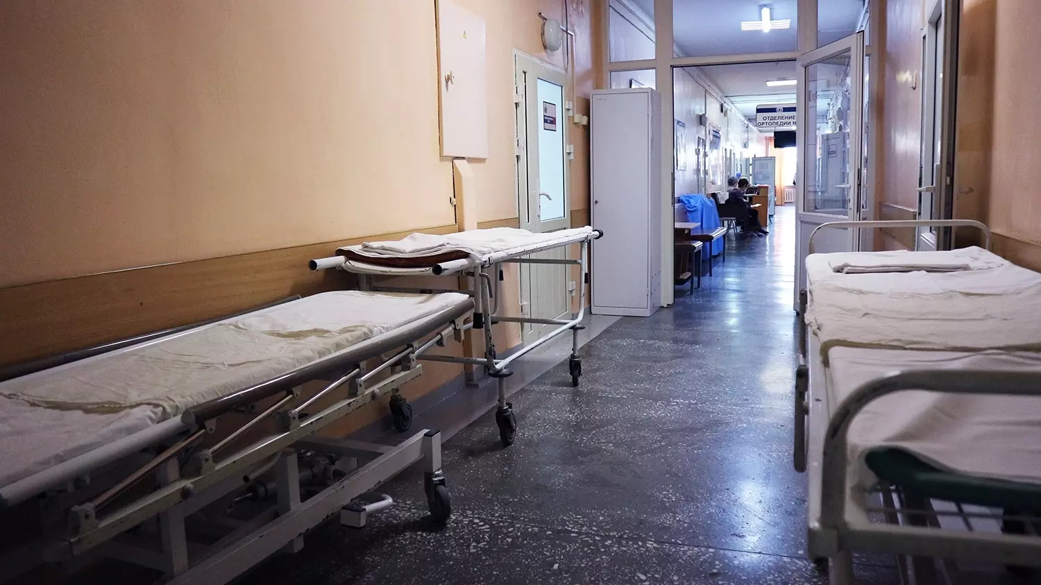 В Нижнем Тагиле мужчина выпал из окна Демидовской больницы и умер