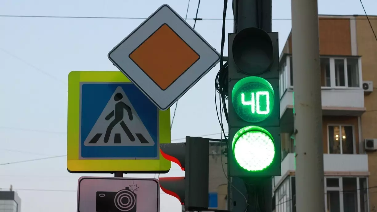 На трех улицах Нижнего Тагила появились «умные» светофоры