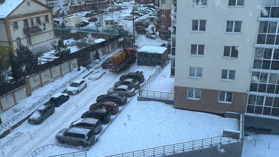 Жильцы домов на Уктусе в Екатеринбурге остались без тепла и света